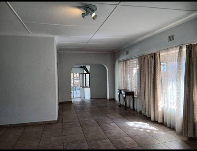 3 BEDROOM HOUSE FOR SALE IN RUSTIVIA